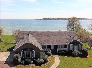 52 Riverside Ln, Reedville, VA 22539