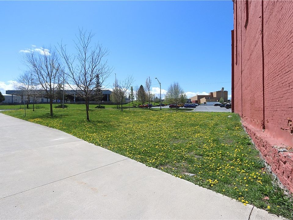 1st image of 425 Court St Lot 314