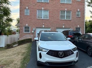 D3 Lily Ct, Roselle, NJ 07203