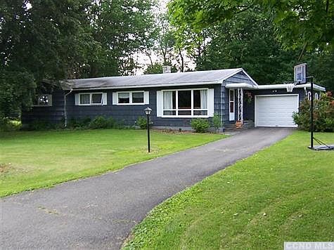1st image of 20 Cherry Ln