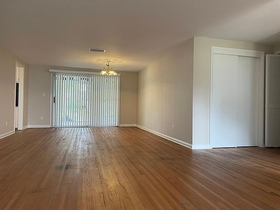 3rd image of 5435 S Bend Cir N