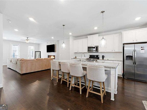 2nd image of 2375 Tarben Dr