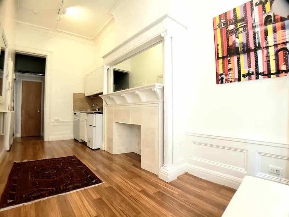 1st image of 271 W 90th St #3