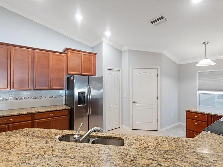 18035 Arbor Crest Dr — Photo 11