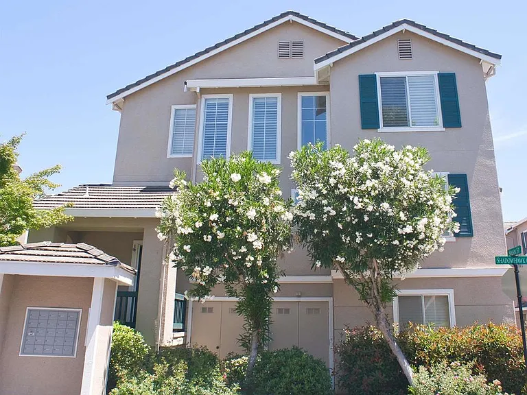 2009 Swan St — Photo 1
