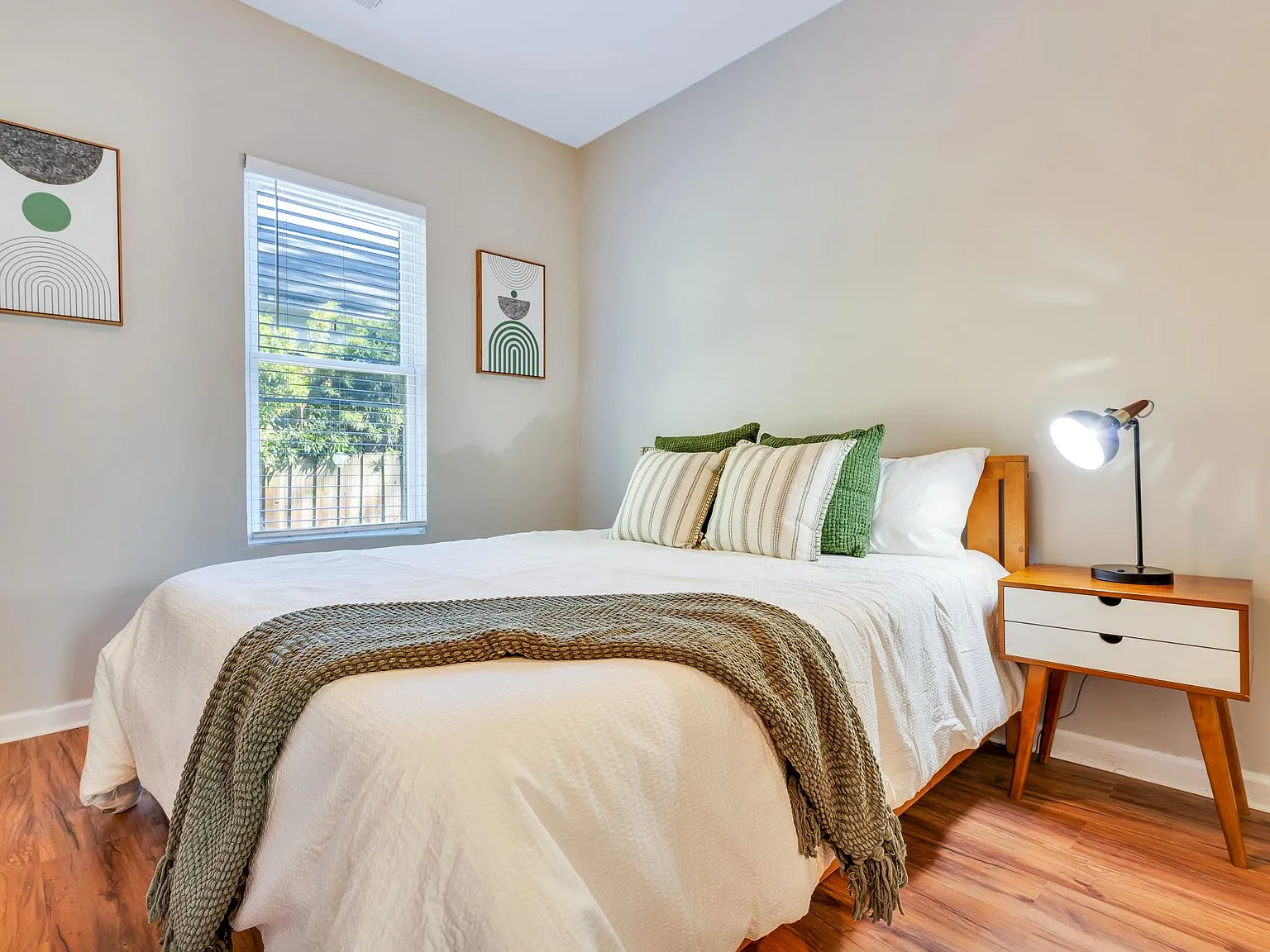 945 Palmetto Ave SW — Photo 3