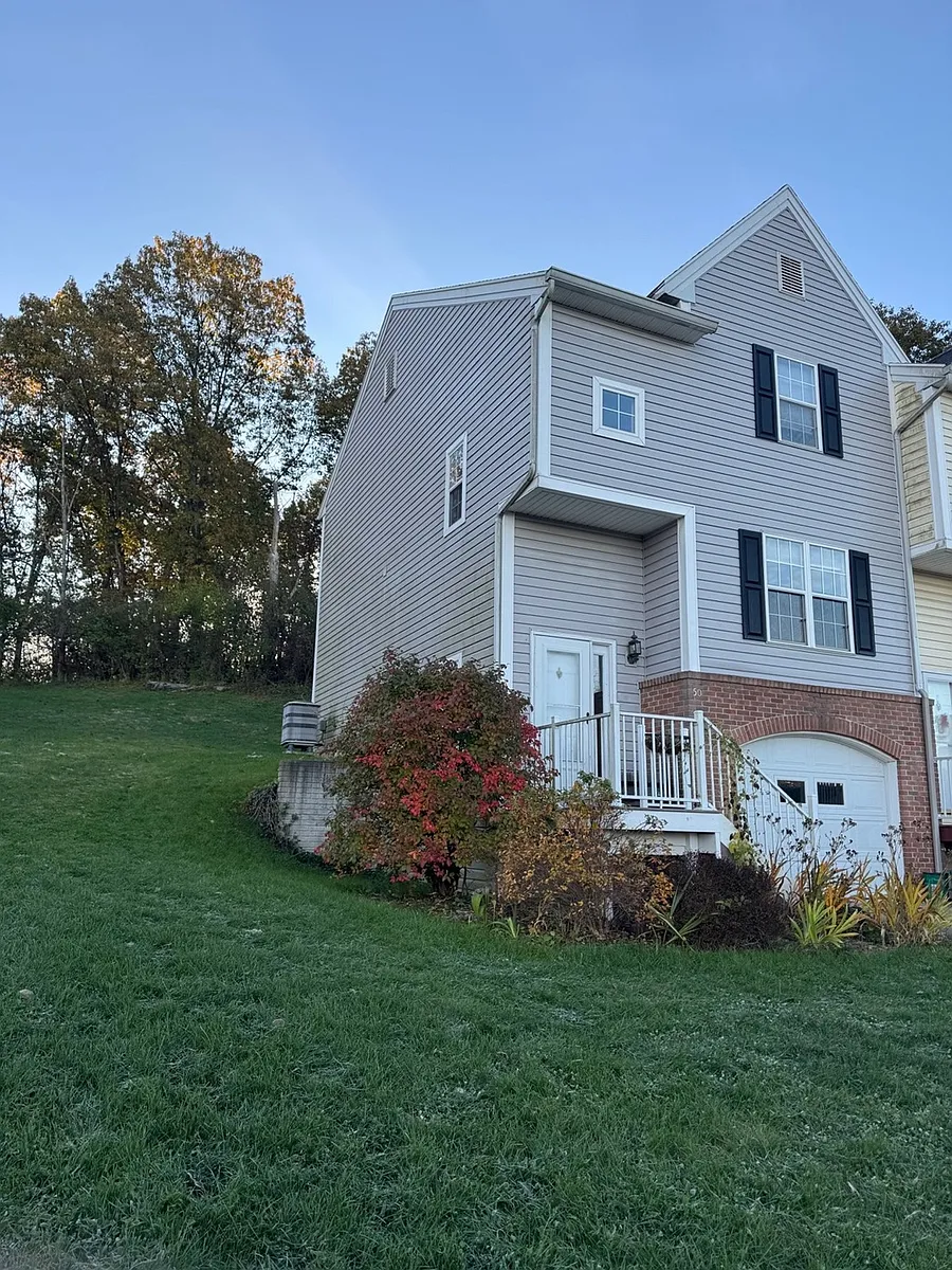 Townhouse - 50 Westfield Pl