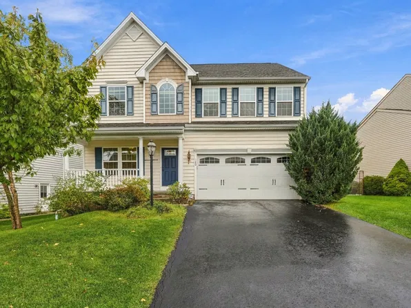 120 Cimarron Dr, Coraopolis, PA 15108