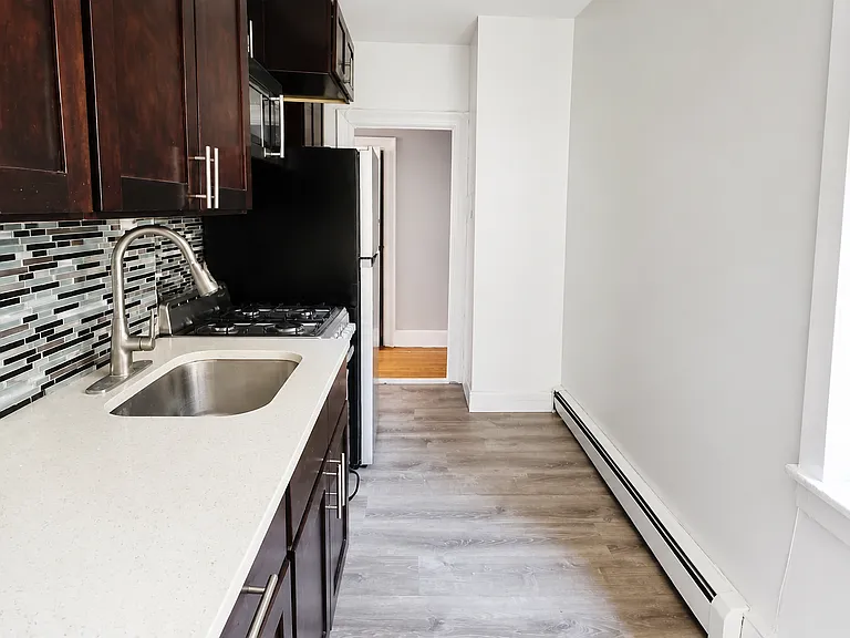 149 Zabriskie St #21AA — Photo 3