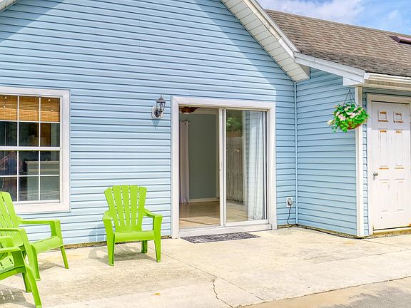 3rd image of 2218 1st Ave APT B
