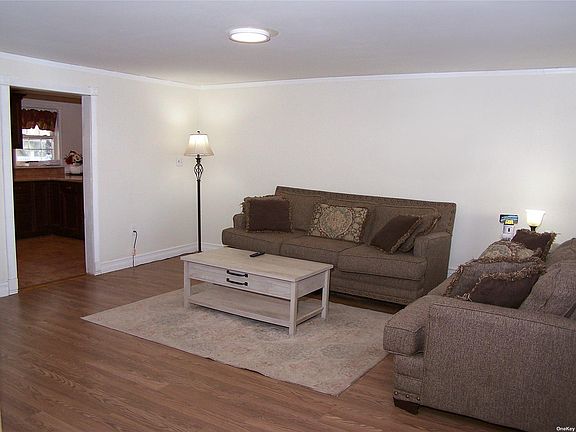 3rd image of 42 Woodlawn Ave