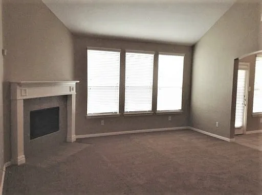 554 Kerry St — Photo 6