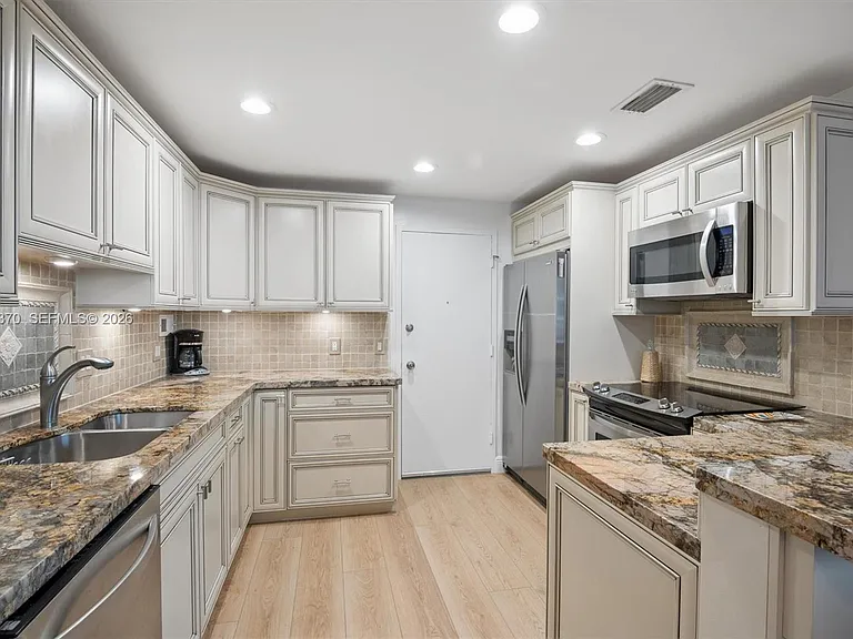 3505 S Ocean Dr #708 — Photo 2