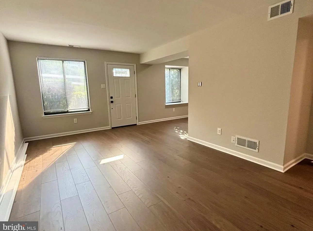 2 bed, 1.5 bath, 1193 sqft, $2,450 — Photo 4