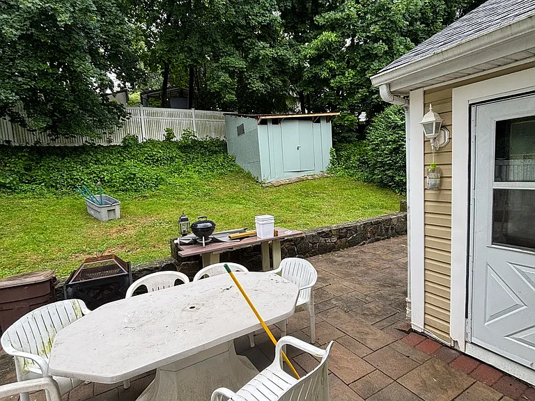 36 Nicholas Ave — Photo 17