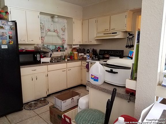 4th image of 115 Zerrcliff Ln