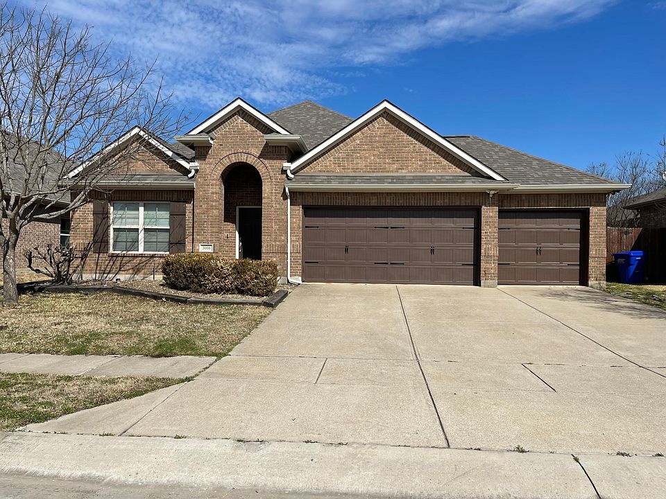 1st image of 3008 Glenoaks Dr