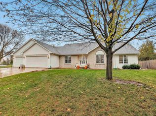 1223 Cecelia Ct, De Pere, WI 54115