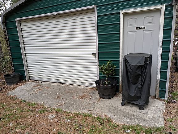 Workshop Garage with power