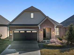 4008 Vendome Dr, Auburn Hills, MI 48326