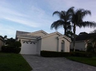 121 Rosewood Ln, Greenacres, FL 33463