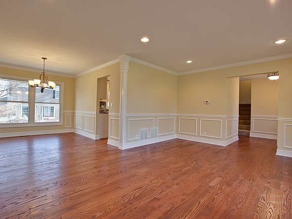 2nd image of 10 Bedford Dr