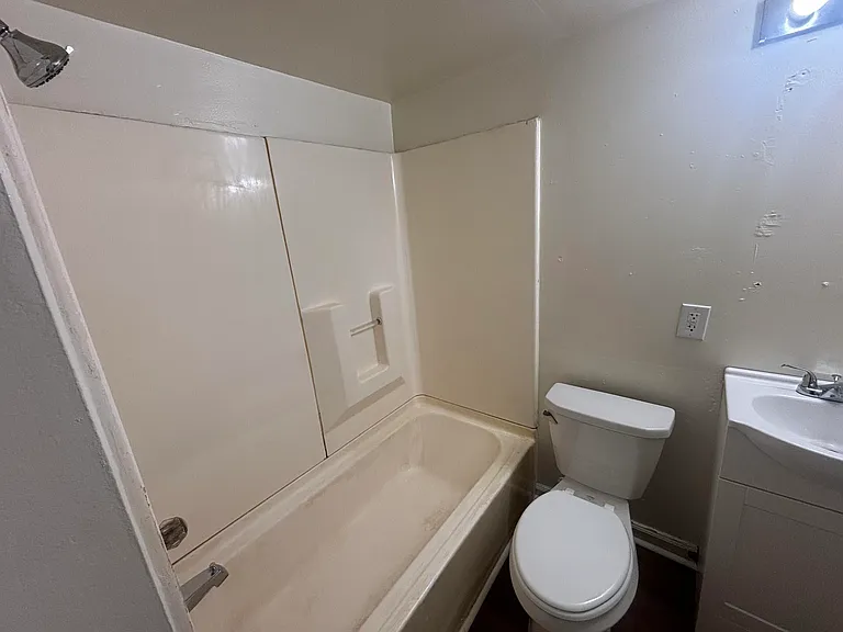 945 Delaware Ave — Photo 6