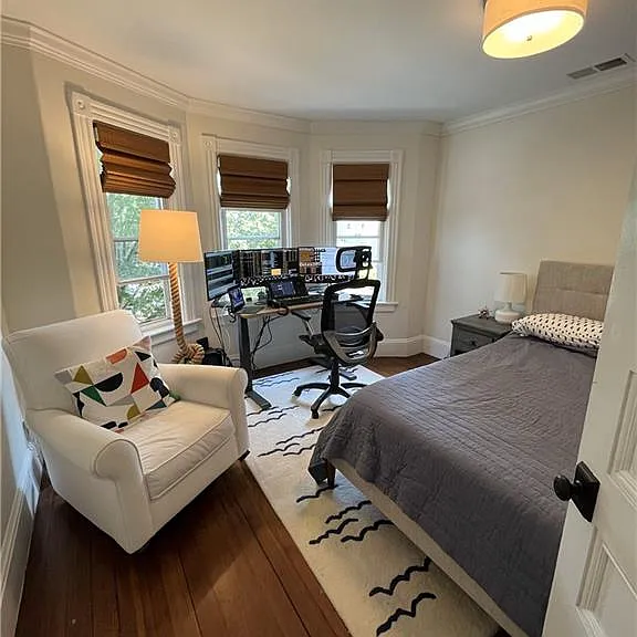 27 Mann Ave — Photo 11