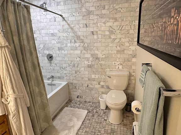 5th image of 1543 48th St #1543