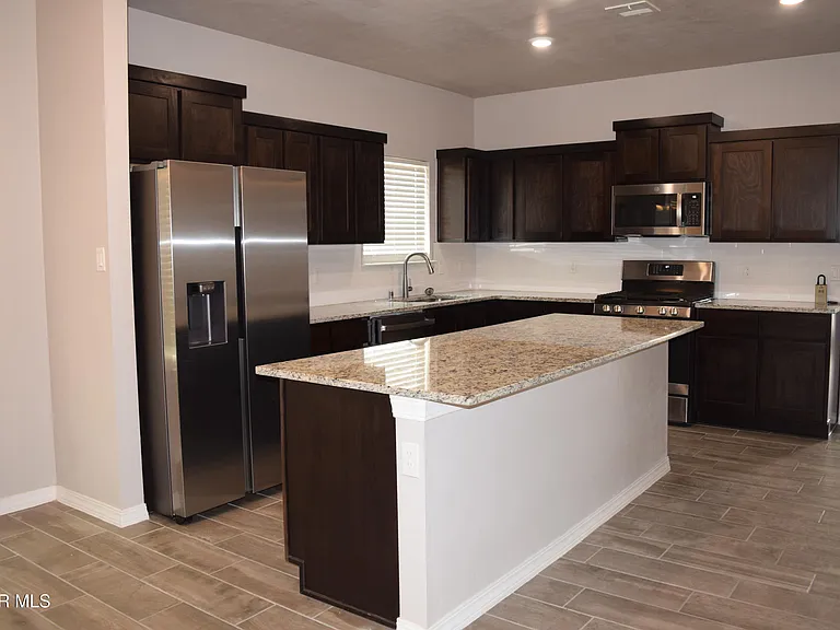 355 Sol Ct — Photo 16