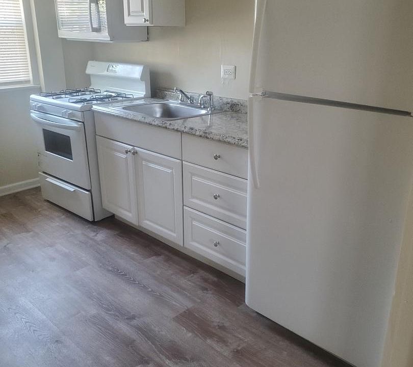 2nd image of 1654B Ralworth Rd