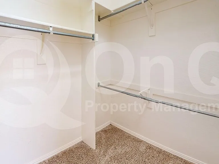 4513 Saint James Dr — Photo 30