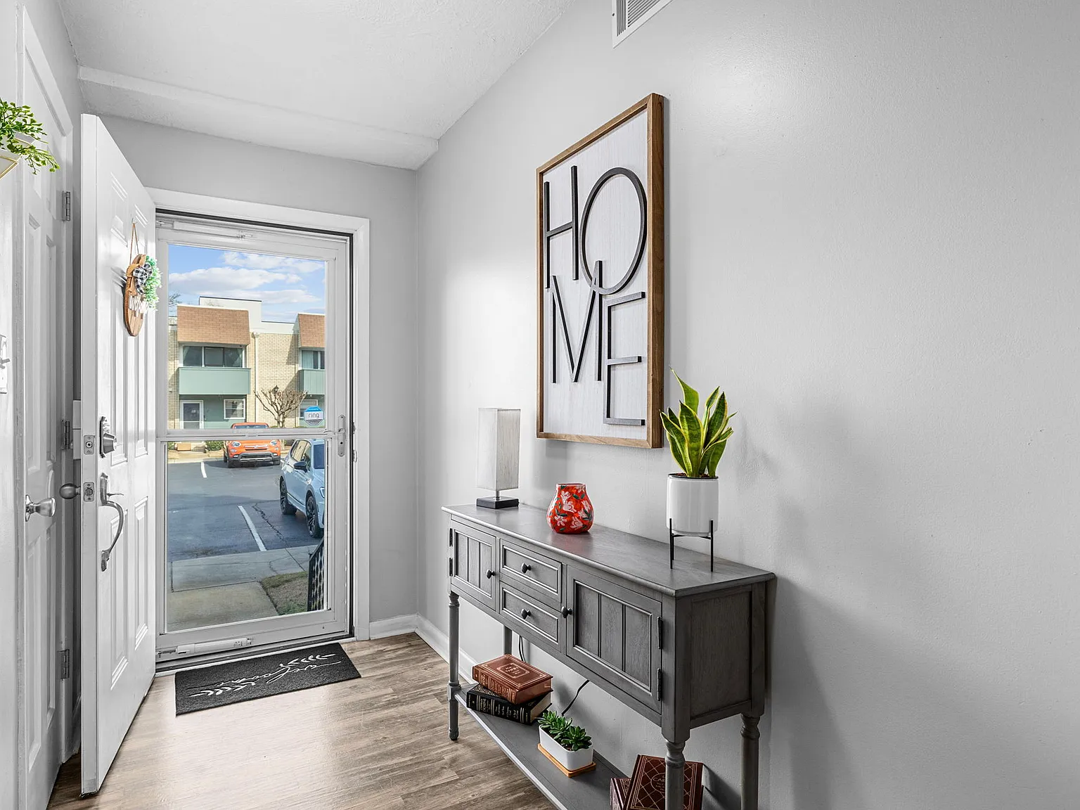 4701 N Kings Hwy — Photo 3