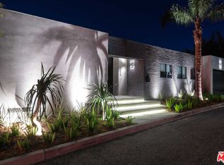 7040 Macapa Dr, Los Angeles, CA 90068