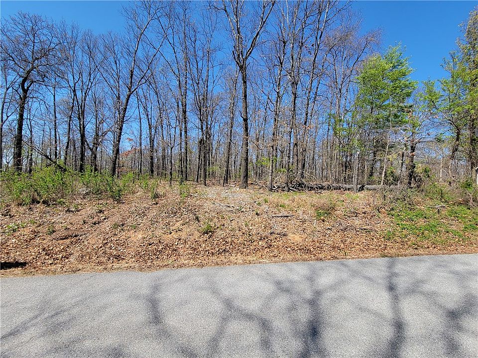 1st image of 2 Houghton Ln
