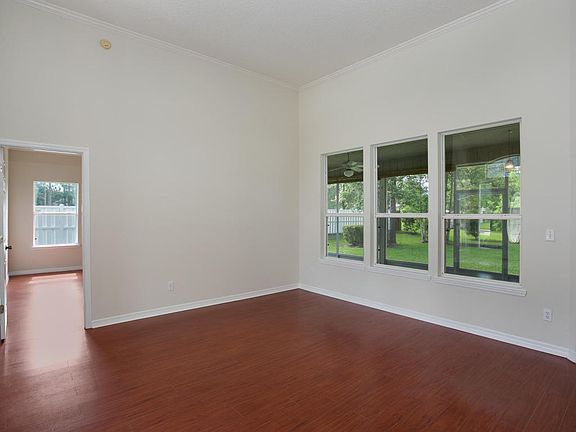 4th image of 900 Brook Hollow Pl