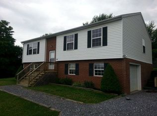 6050 W Donnagail Dr, Penn Laird, VA 22846