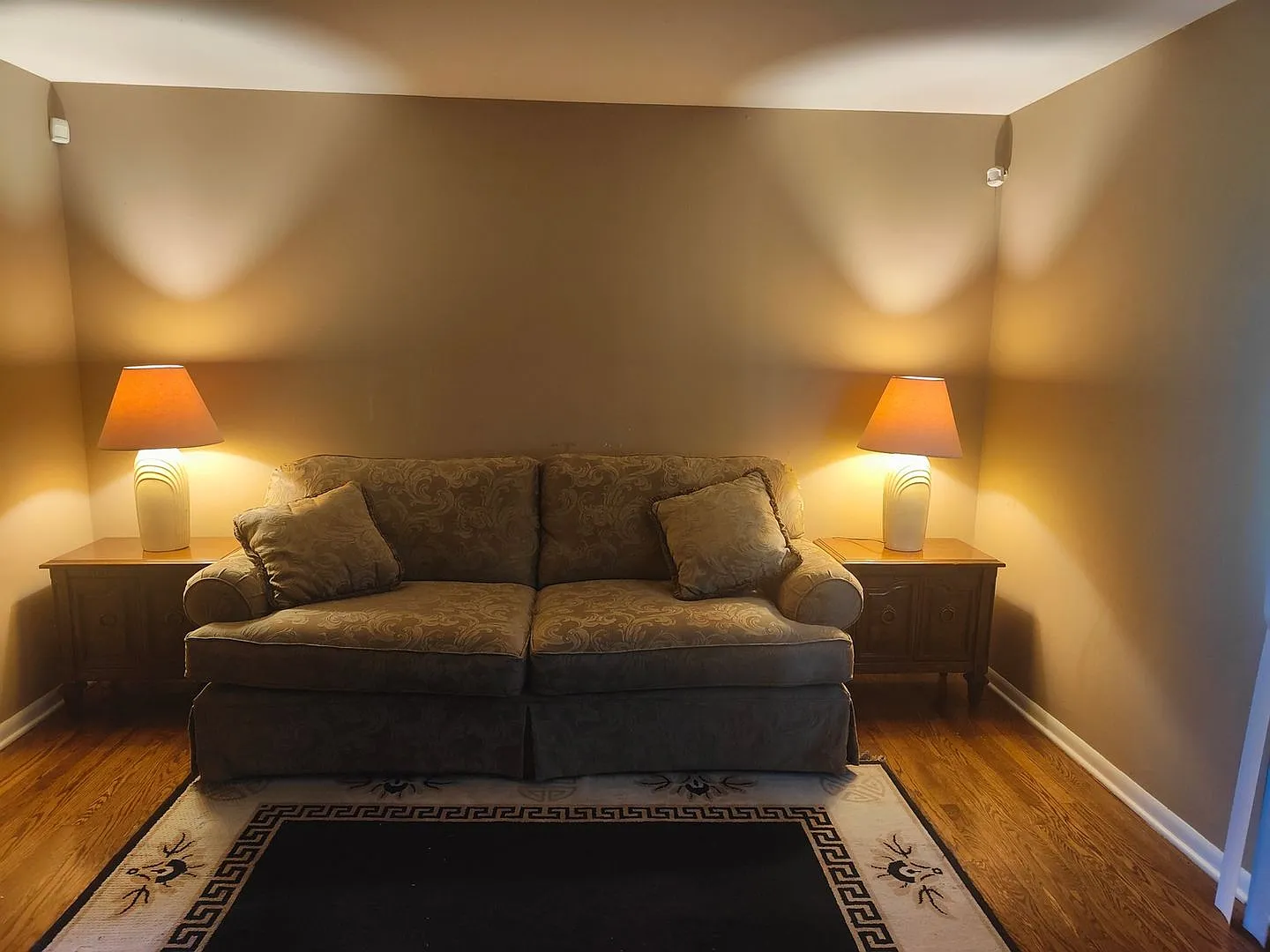 Charming 3BR Townhome in Chicago — Photo 2