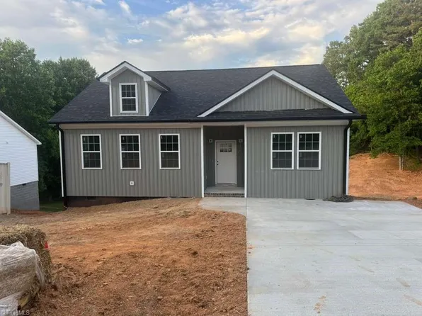 134 Pinnix St, Jonesville, NC 28642