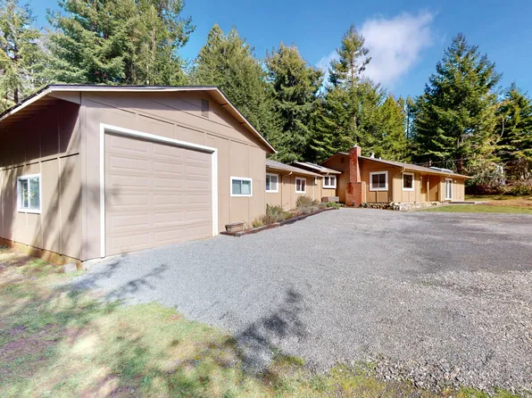 2236 Fickle Hill Rd, Arcata, CA 95521