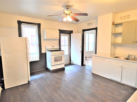 3rd image of 936 Westminster St #1