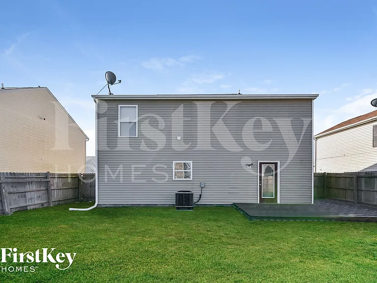 8016 Grove Berry Way — Photo 15
