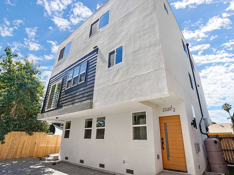 1st image of 2318 W 2nd St