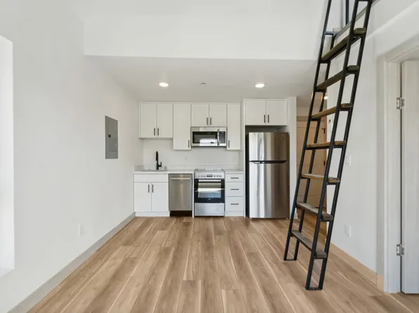 The Beacon 7, 1512 12th Ave S Unit 4, Seattle, WA 98144