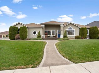 403 Cherry Blossom Loop, Richland, WA 99352