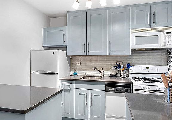 4th image of 145 E 15th St APT 7H