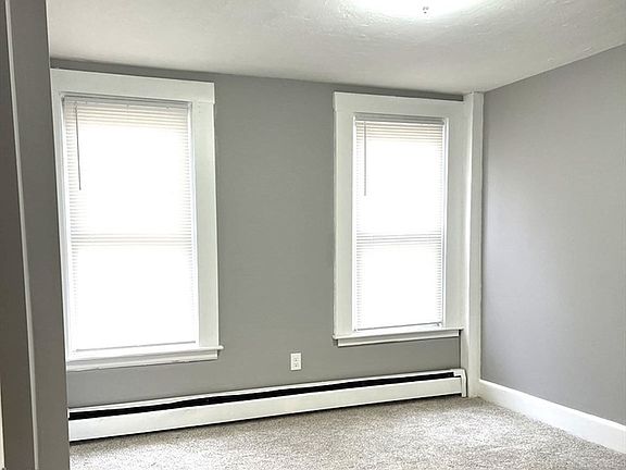 4th image of 17-19 Bond St #B