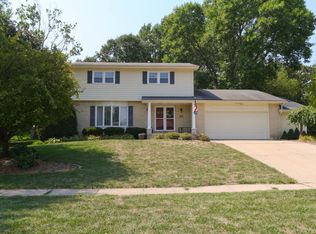 2706 Carole Cir, Urbandale, IA 50322