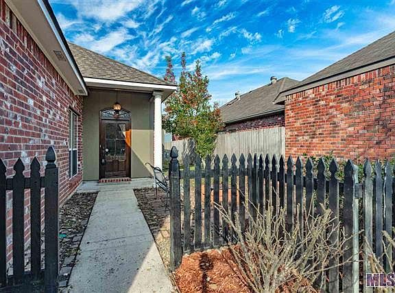 2nd image of 5526 Ducros Dr