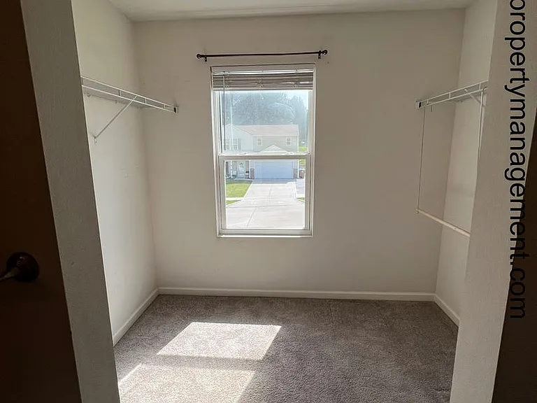 360 Hillside Dr — Photo 26